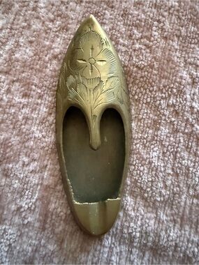 Vintage Brass engraved shoe ashtray -